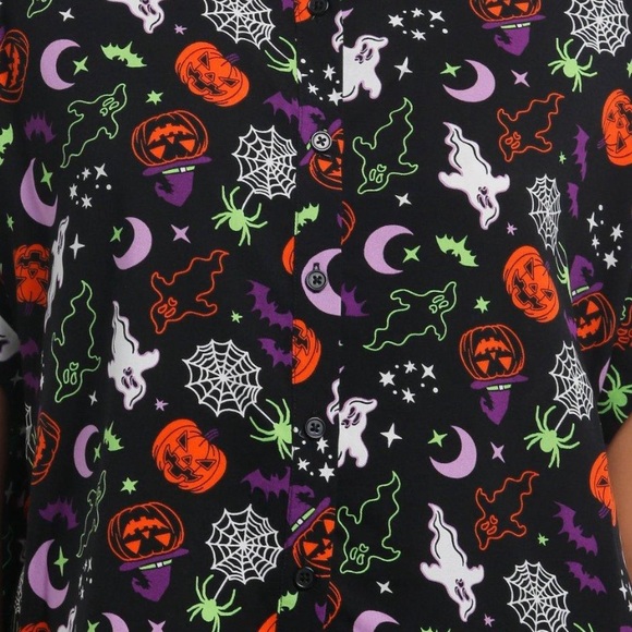 Spooky Symbols Woven Button Up‎ Hot Topic Halloween - Picture 2 of 3